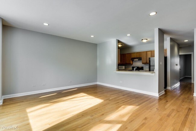 Building Photo - 1544 W Jackson Blvd