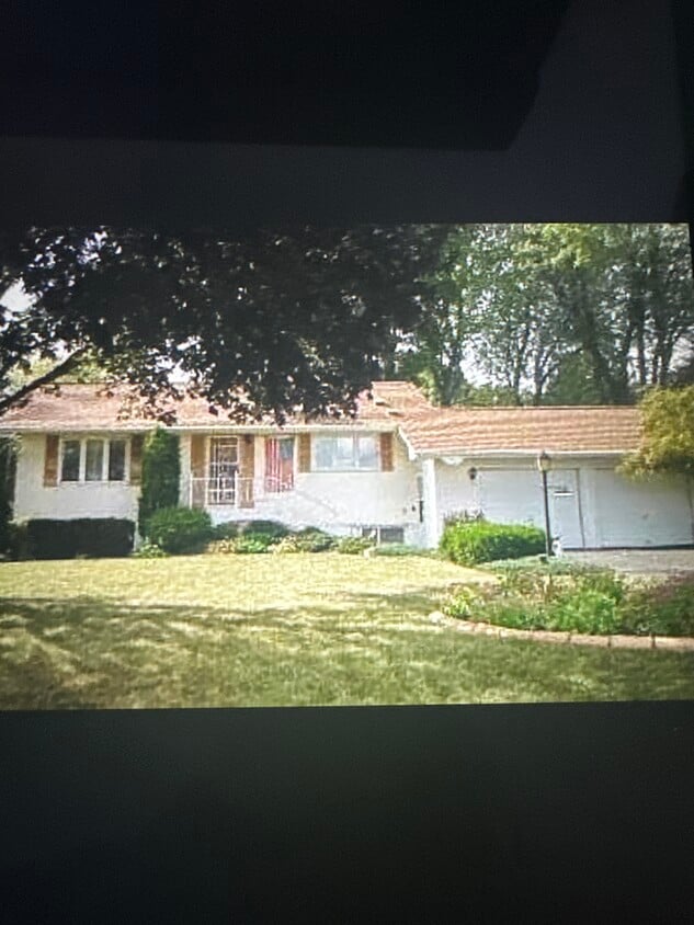 Primary Photo - 1707 Fairview Ave N