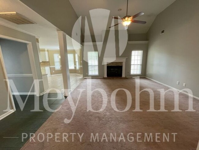 Foto del edificio - 4384 Marshall Way - One Marshall Place
