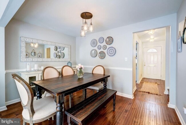 Comedor - 973 S Taylor St