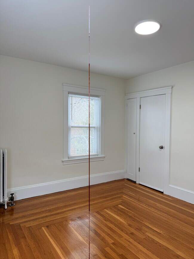 Bedroom - 90 Spruce St