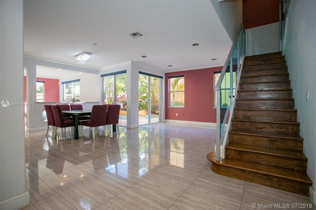 Foto del edificio - 1555 Breakwater Terrace