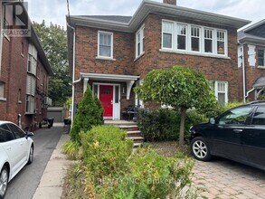 Building Photo - 926 Avenue Rd