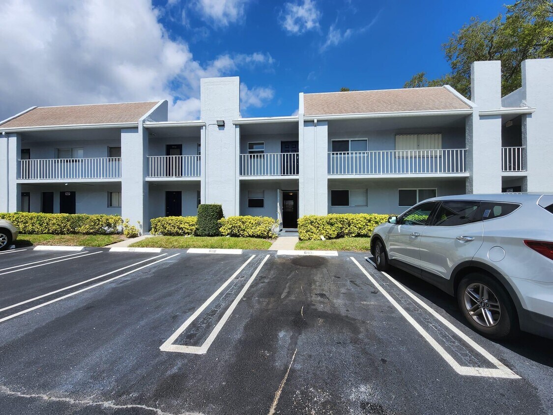 2920 SW 22nd Ave Unit 603, Delray Beach, FL 33445 Condo for Rent in