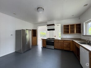 Building Photo - 9133 8th Ave S