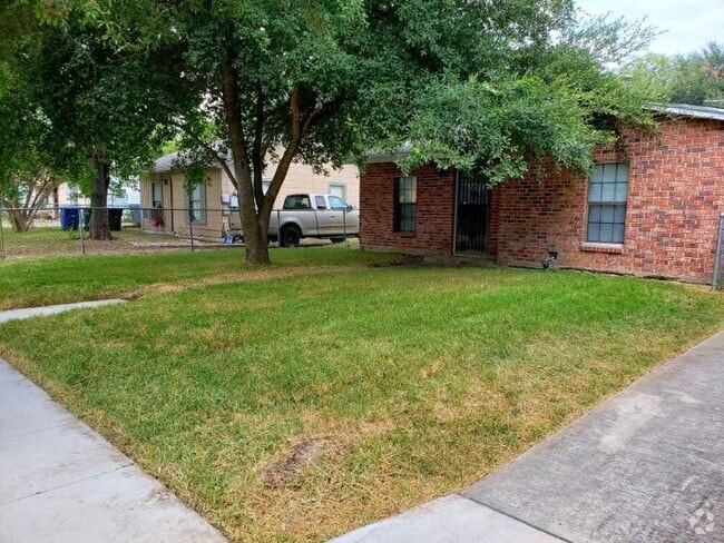 Building Photo - 1231 Kendalia Ave
