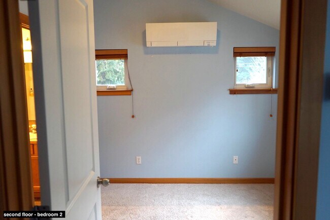 Foto del edificio - 3010 NE 137th St