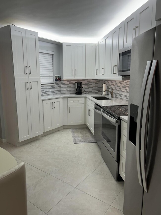 Building Photo - 5851 Camino del Sol