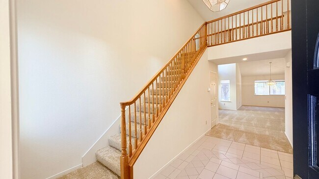 Foto del edificio - Move-in Ready, 3BD/2.5BA, Two-Story Townhome at Vista Pointe in San Ramon- Available NOW!