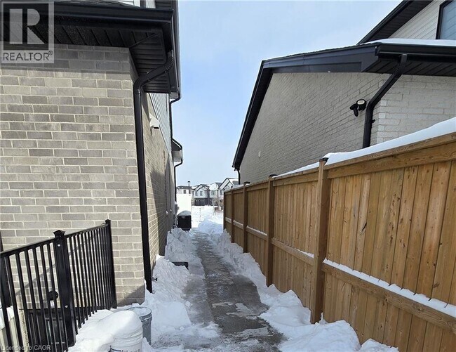 Photo du bâtiment - 7266 SIlver Creek Cir