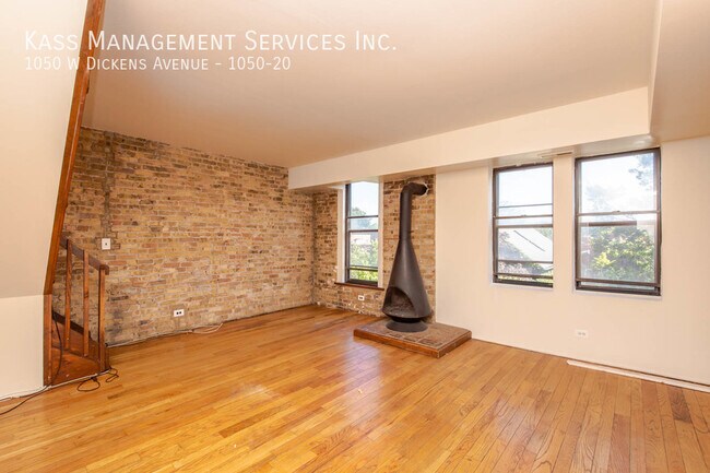 Photo - 1050 W Dickens Ave Apartment