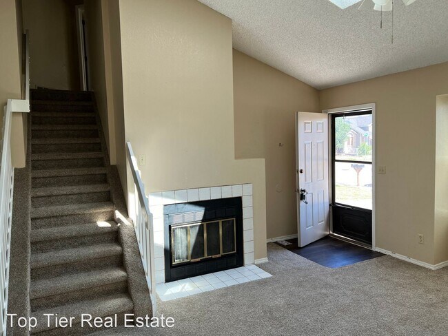 Building Photo - 3 br, 1 bath House - 430 Dix Circle