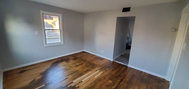Building Photo - 141 Bunker Ave