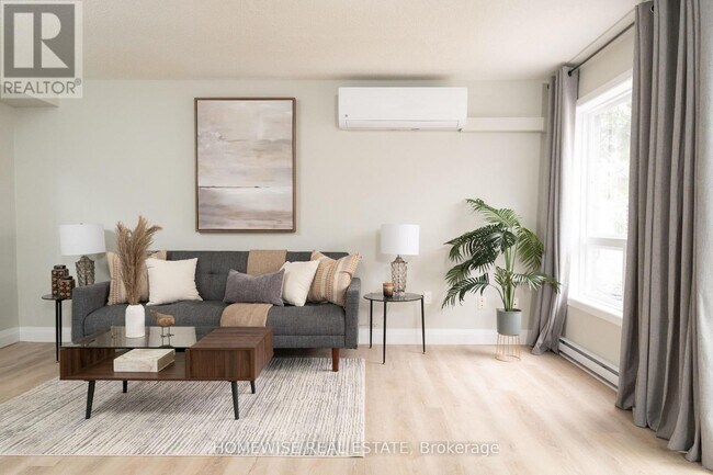 Photo du bâtiment - 240 Ormond Dr