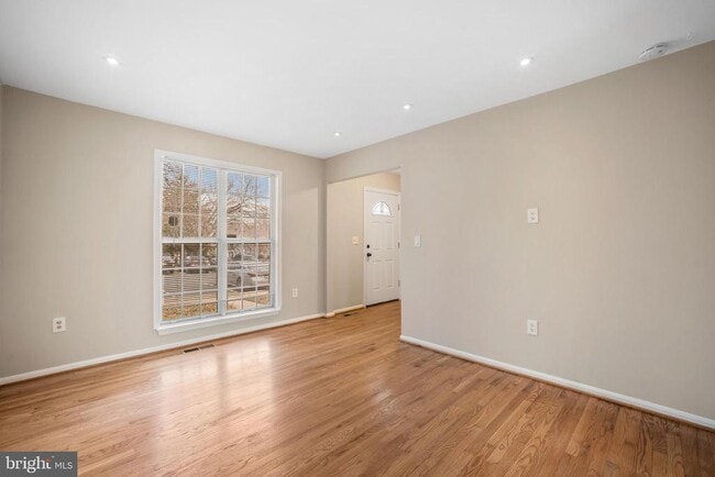 Building Photo - 1 Esmond Ct