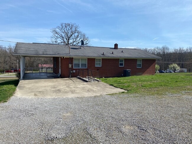 Foto del edificio - 1620 Neals Creek Rd