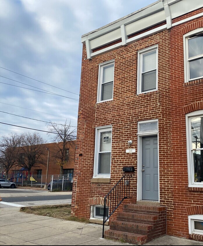Primary Photo - 1219 Bayard St