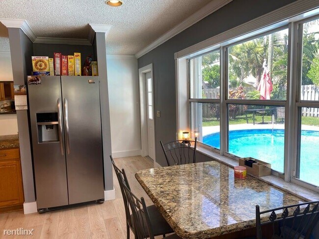 Foto del edificio - 4 br, 2 bath House - 2631 SW 4th St 1