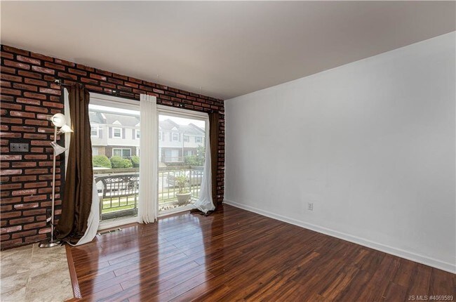 Foto del edificio - 51 Primrose Ln