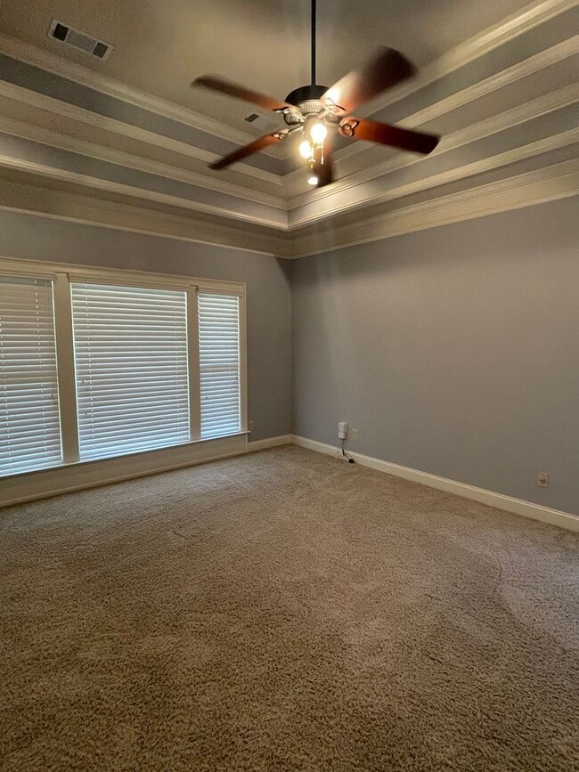 Building Photo - Beautiful 5 Bedroom 3 Bath In Taylor Lakes...