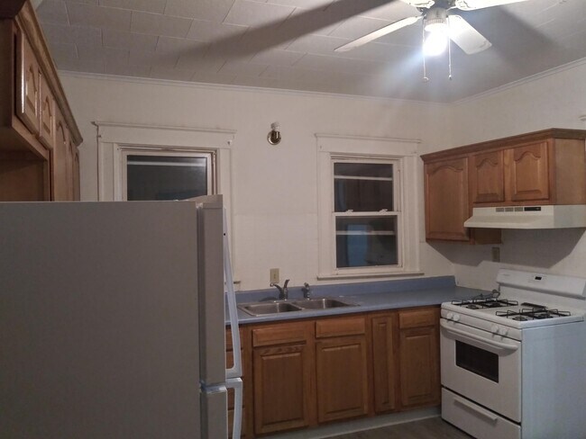Building Photo - 500 Carbon St