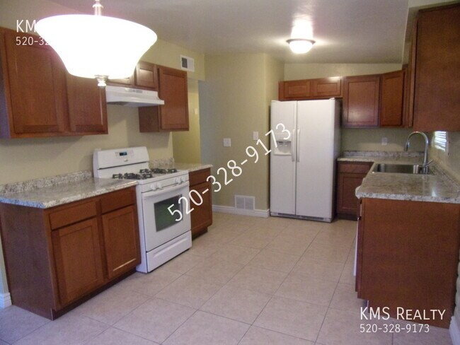 Building Photo - 3 Bed / 2 Bath - (OWNER/AGENT)