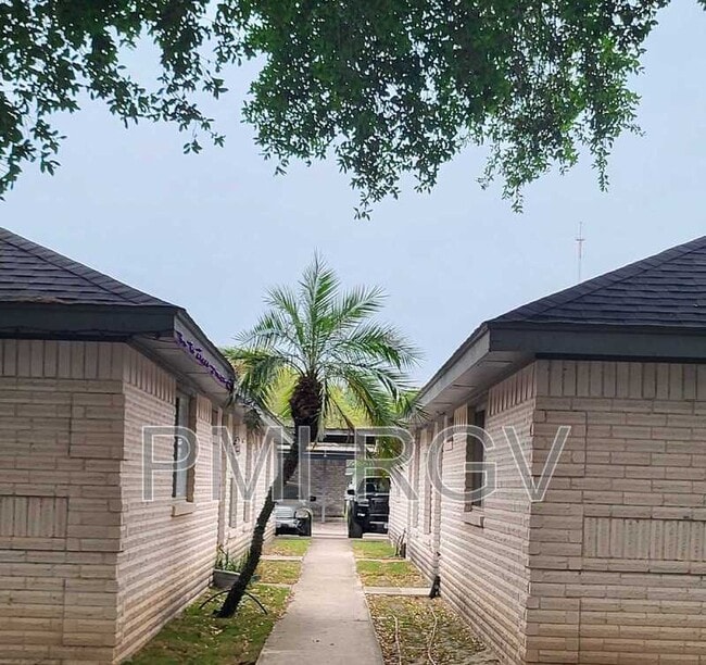 Foto del edificio - 709 Robin Ave