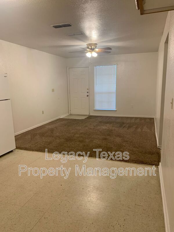 Foto del edificio - 1110 Williams Ave