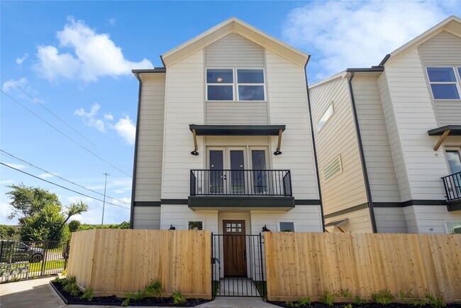 Foto del edificio - 2806 Mills St