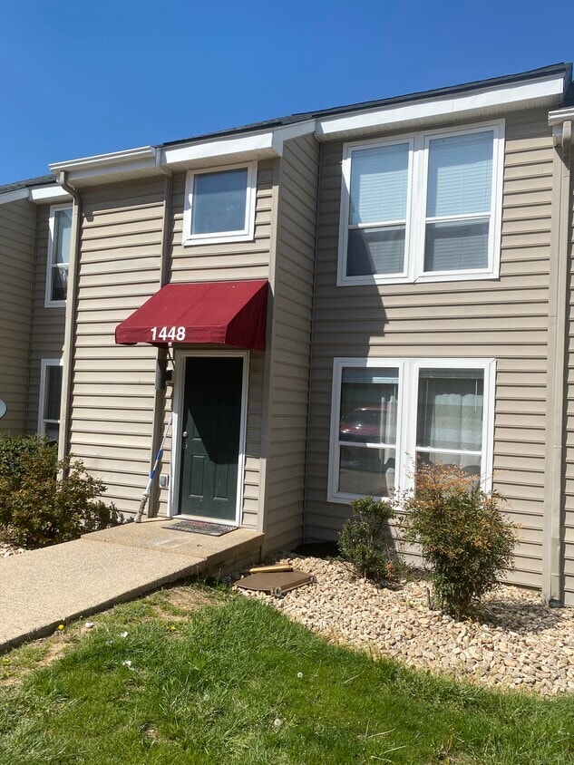 Photo - 1448 Devon Lane