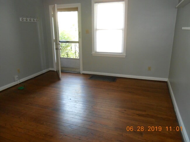 Living Room - 1343 Ida Ave