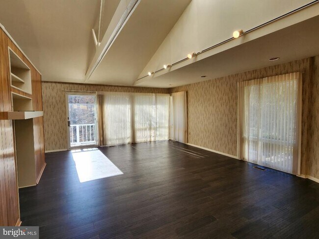 Building Photo - 8410 Hawkins Creamery Rd