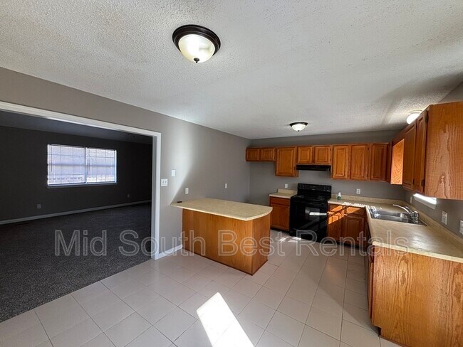 Foto del edificio - 125 Almond Cove