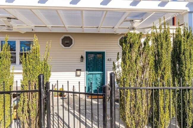 Foto del edificio - Fully Furnished Cottage by Yale