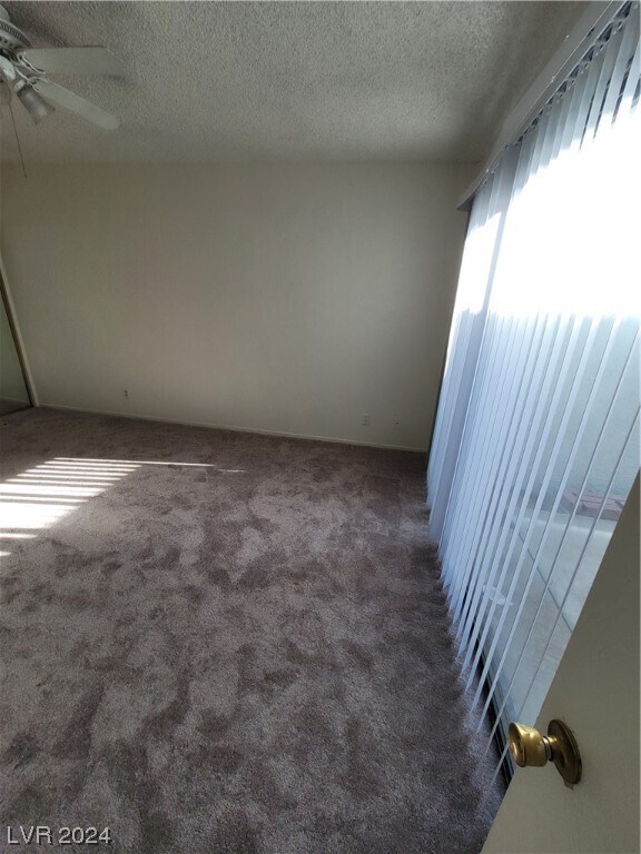 Foto del edificio - 5709 Goldmount Ave