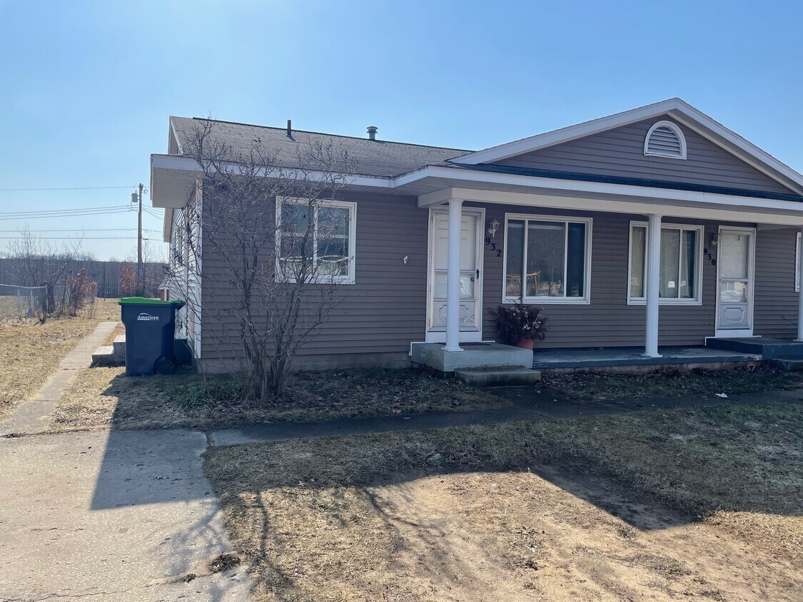 932 Boon St Unit 932, Traverse City, MI 49686 Apartments in Traverse