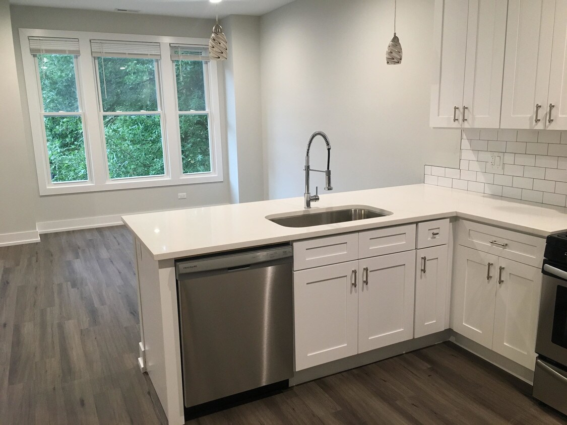 Foto principal - 1305 W Barry Ave