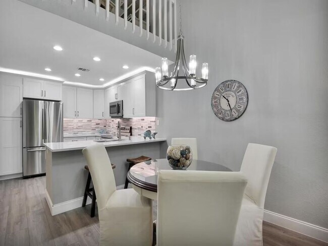 Foto del edificio - ANNUAL RENTAL - FURNISHED 1 BED + DEN / 1 ...