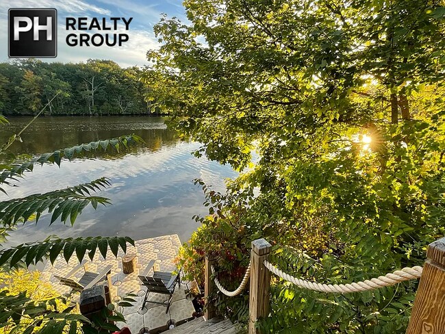 Foto del edificio - 157 Riverview Ave