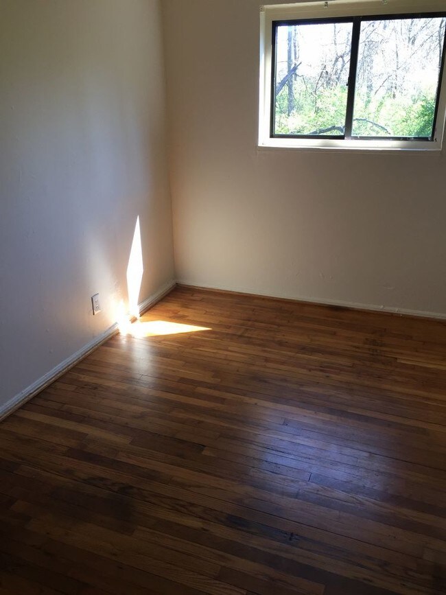 Foto del edificio - 2535 Lysle Ln