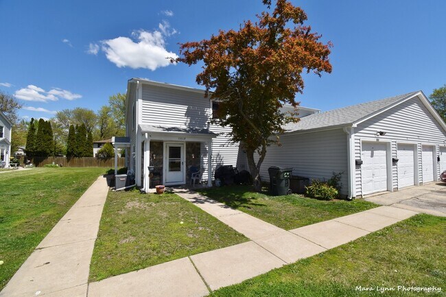 Building Photo - 1331 N Glen Cir