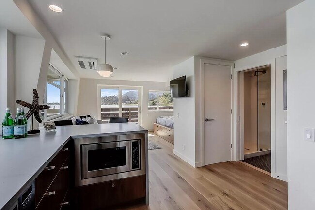 Foto del edificio - 240 Redwood Highway Frontage Rd