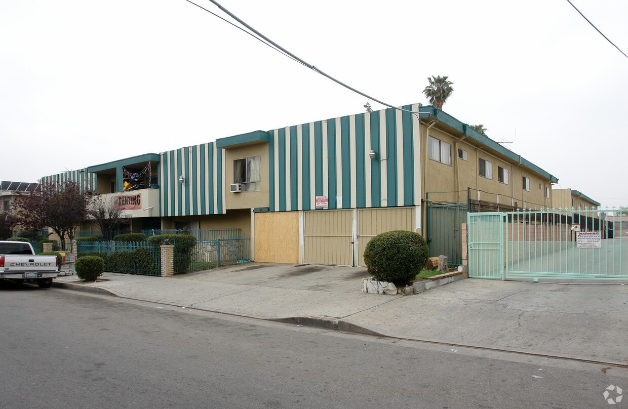 Building Photo - 8609 Willis Ave