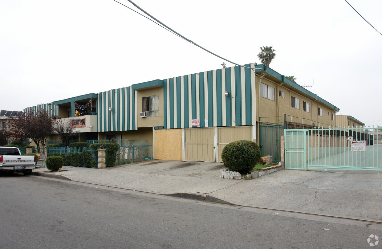 Foto del edificio - 8609 Willis Ave