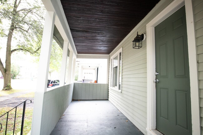Foto del edificio - 448 Cottage St