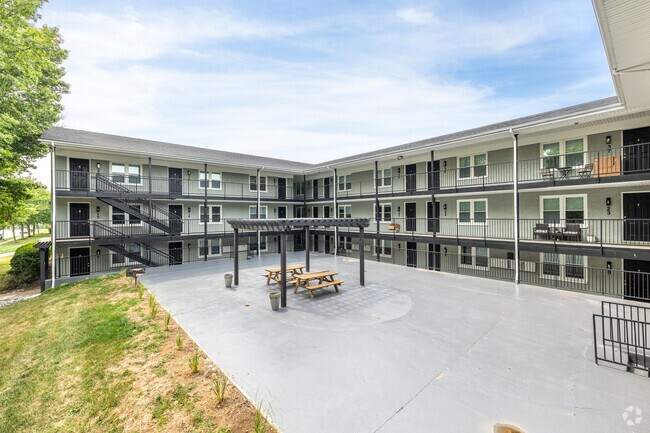 Foto del edificio - Townhomes & Flats at Fontaine