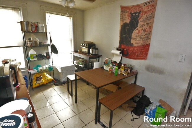 Building Photo - 66 Murdock St