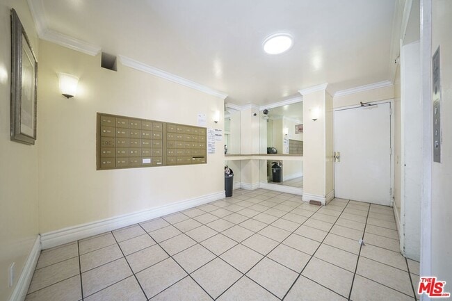 Building Photo - 456 S Harvard Blvd