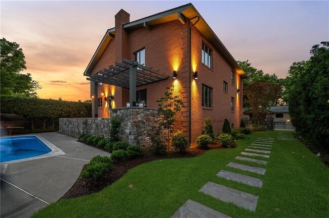 Building Photo - 14 Maxcy Dr