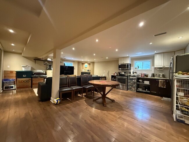 Building Photo - 7071 Baskerville Run